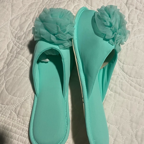 Vintage Rosette Slippers - Picture 3 of 5